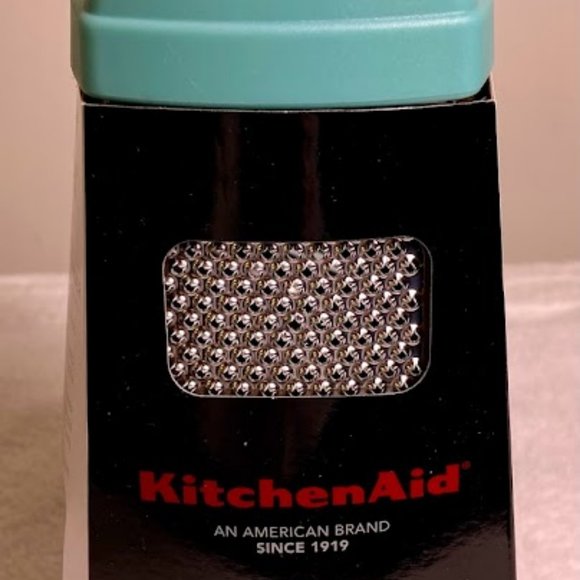 KitchenAid Box Grater w/Covered Container - Picture 3 of 7